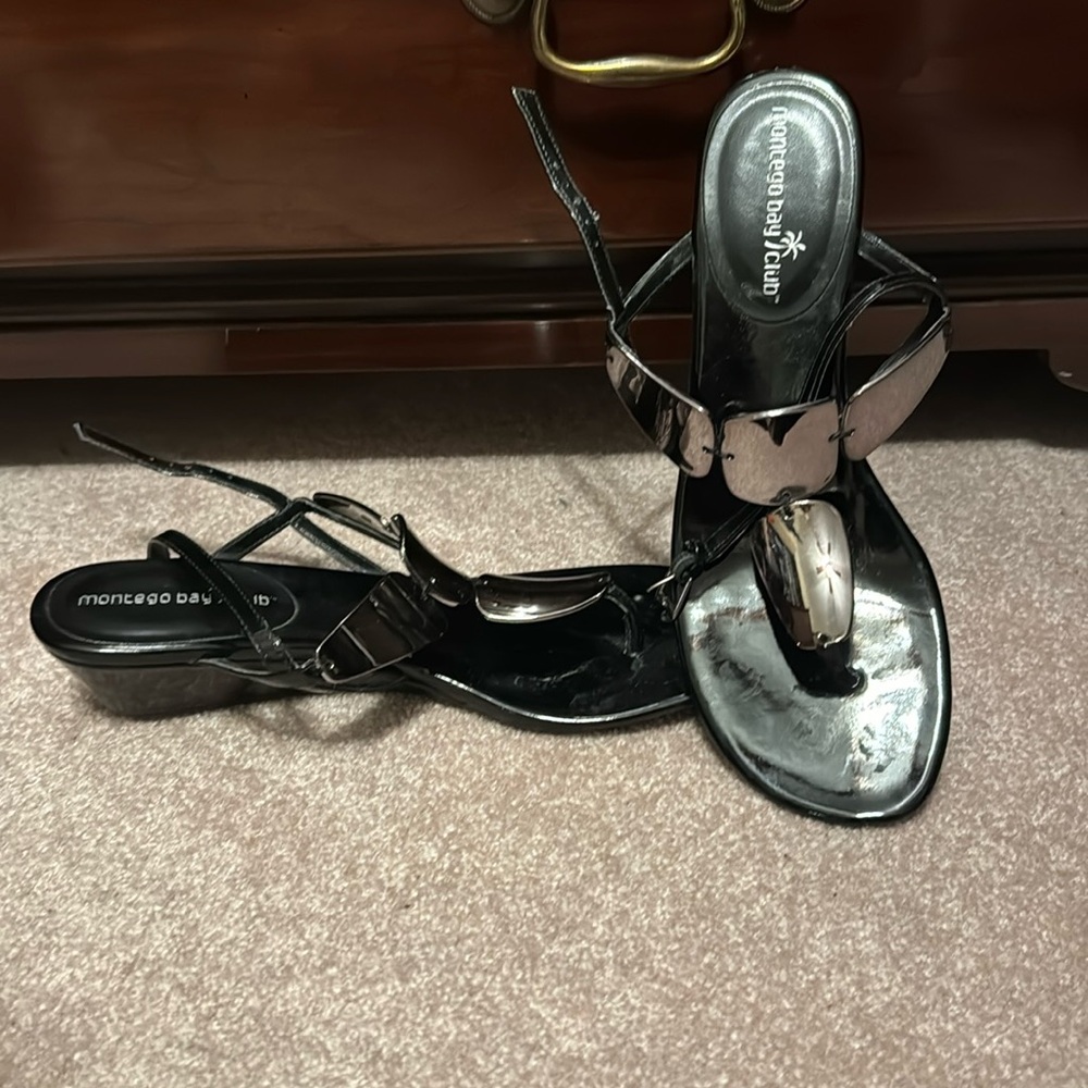Black wedges sandals
